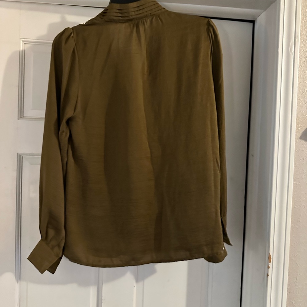 Hem & Thread blouse - Picture 2 of 4